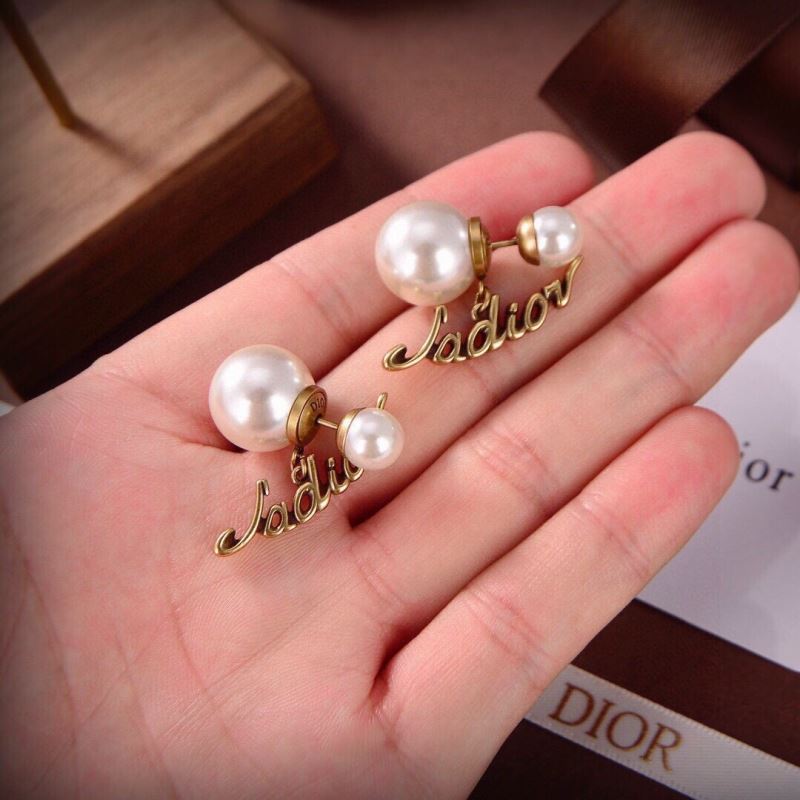 chr1st1an D10r earrings